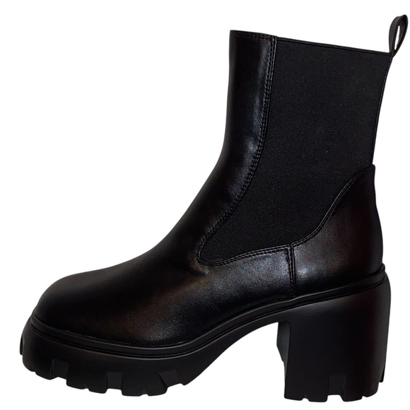 PRETTY LITTLE THINGS Chunky Sole MotoCulture Booties Black in Size 8 - Picture 4 of 9